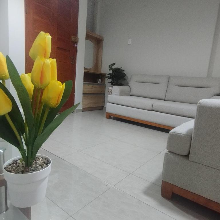 1er piso con piscina Florencia Apart - Three-Bedroom Apartment - 1