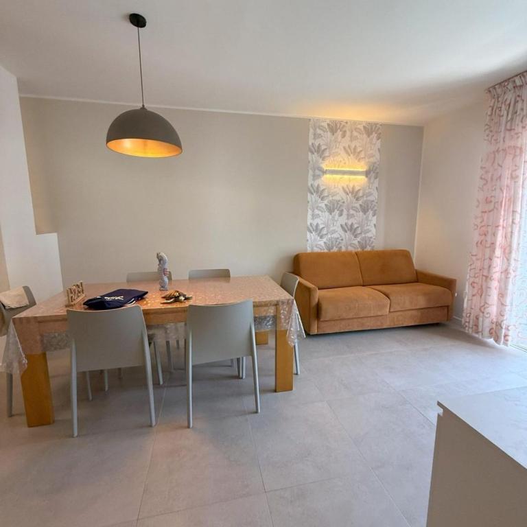 Elegant and luminous apartment with terrace - Apartment - 9