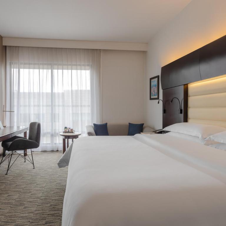 Sheraton Bogotá Hotel - Habitación con cama extragrande - Planta superior/acceso al club - 3