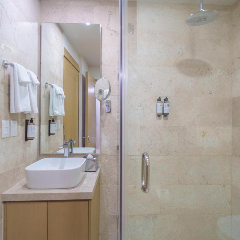 abba Suites Playa del Carmen - Suite Superior Deluxe con vistas a la ciudad (3 adultos + 1 niño) - 3