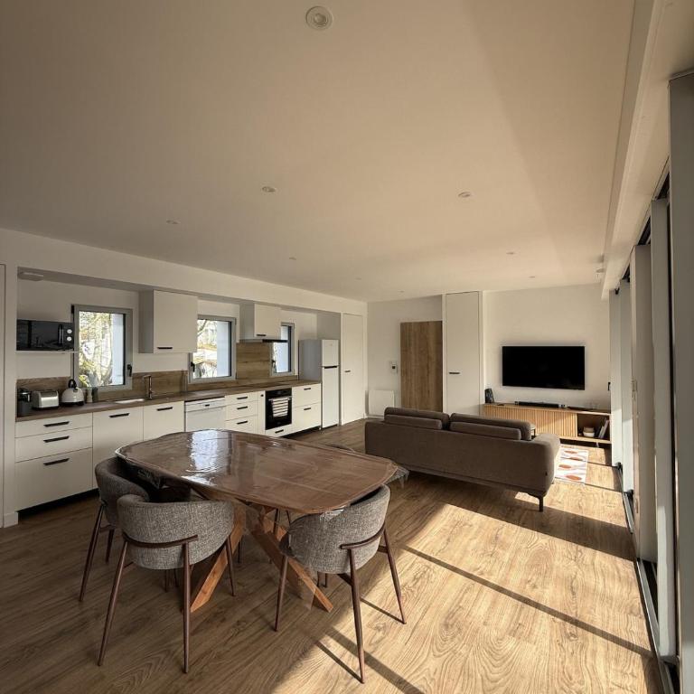 Appartement avec terrasse - Proche mer et centre - Appartamento con 3 Camere da Letto - 7
