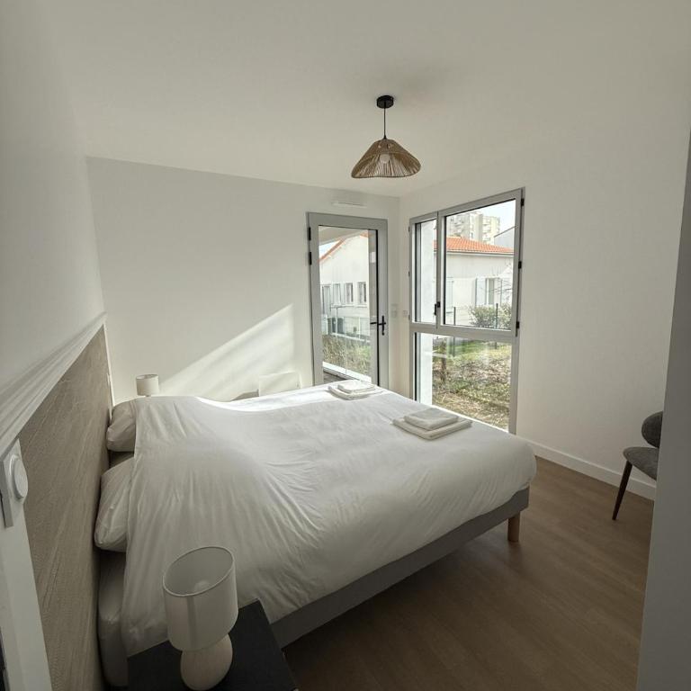 Appartement avec terrasse - Proche mer et centre - Appartamento con 3 Camere da Letto - 10