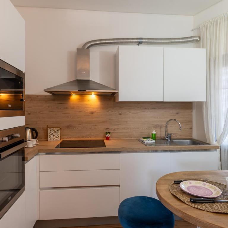 GuestHost - Cozy Apartment with Terrace in Sanremo - Two-Bedroom Apartment - 11