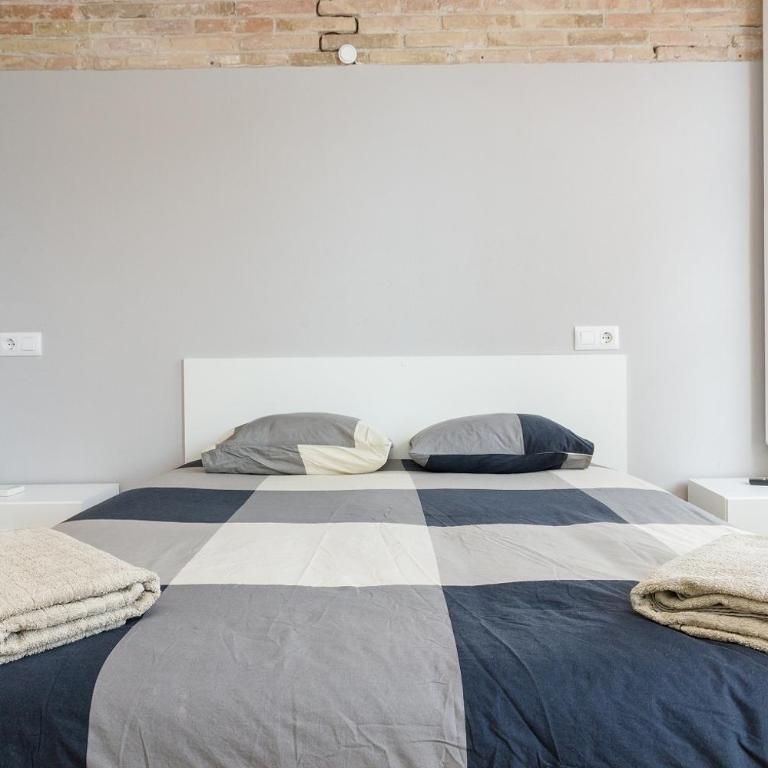 ApartEasy mid-term ONLY for VACATIONS stays, ATIC GRACIA - Two-Bedroom Apartment - 7