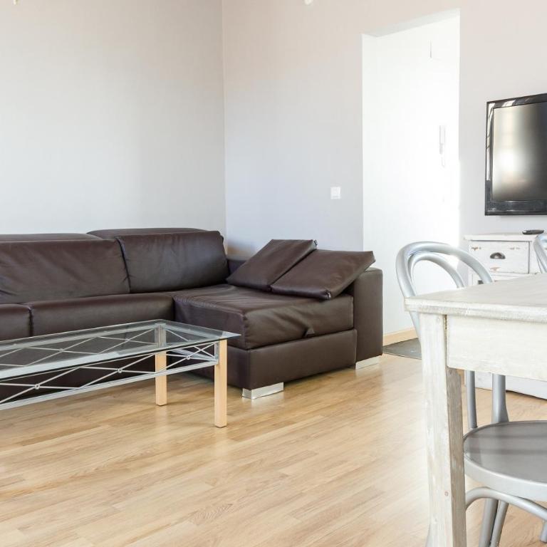ApartEasy mid-term ONLY for VACATIONS stays, ATIC GRACIA - Two-Bedroom Apartment - 3