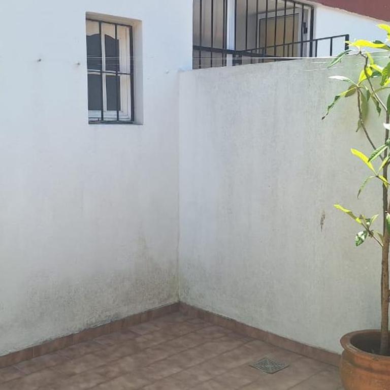 Triplex low-cost en Zona Céntrica - Apartamento de 1 dormitorio - 9