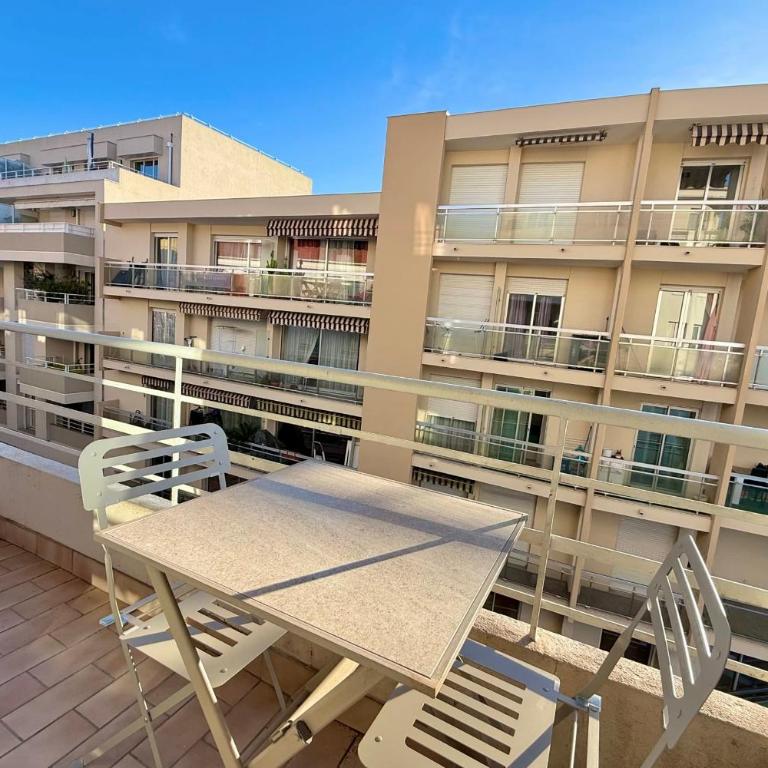 Antibes Centre Ville - 4 Personnes - Appartement - 5