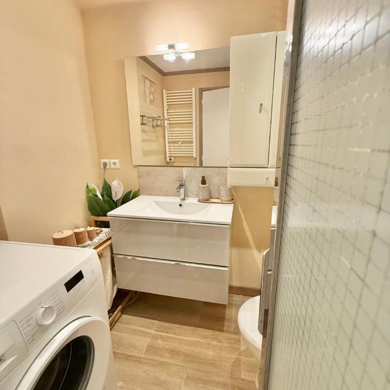 Antibes Centre Ville - 4 Personnes - Appartement - 17