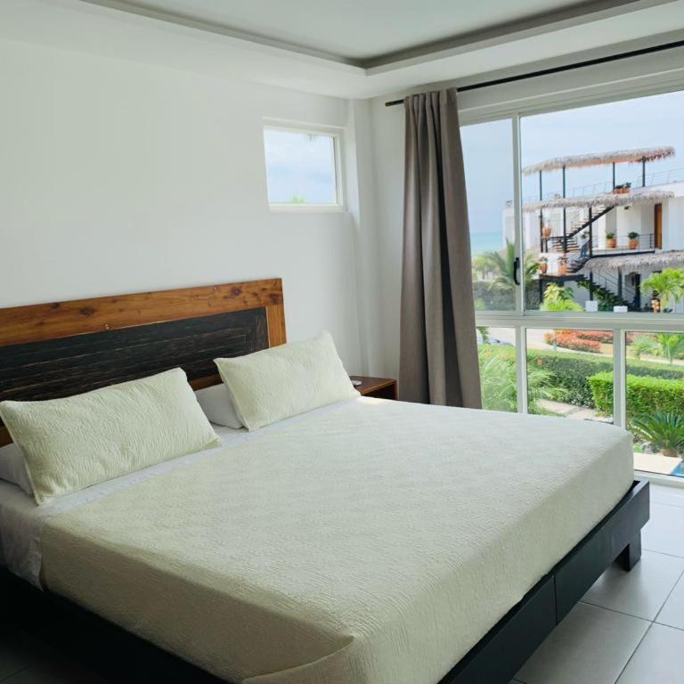 Jama Campay - Four-Bedroom House - 3