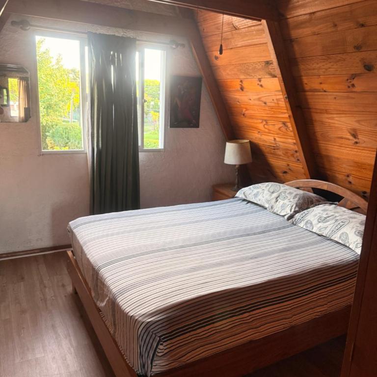 Mar 11 -ALOHA - Family Room - 4