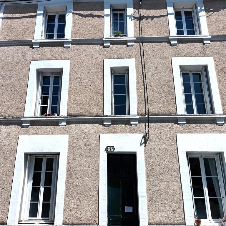 L'Oasis-T2 spacieux-Wifi-TV-Proche Gare - Appartamento con 1 Camera da Letto e Vista Città - 26