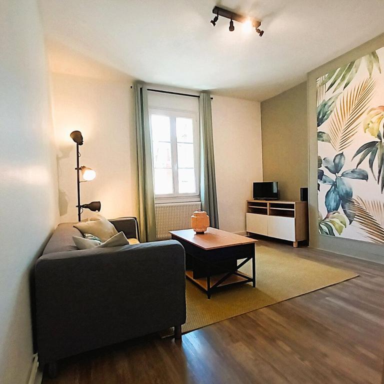 L'Oasis-T2 spacieux-Wifi-TV-Proche Gare - Appartamento con 1 Camera da Letto e Vista Città - 23