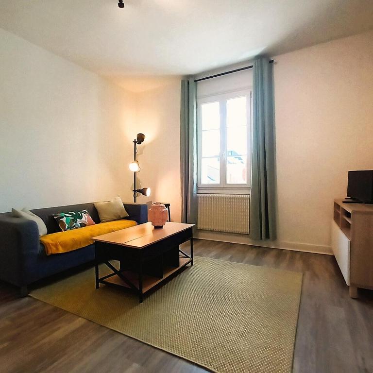 L'Oasis-T2 spacieux-Wifi-TV-Proche Gare - Appartamento con 1 Camera da Letto e Vista Città - 22