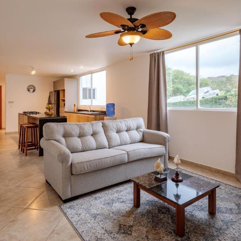 Jama Campay - Deluxe King Suite - 2