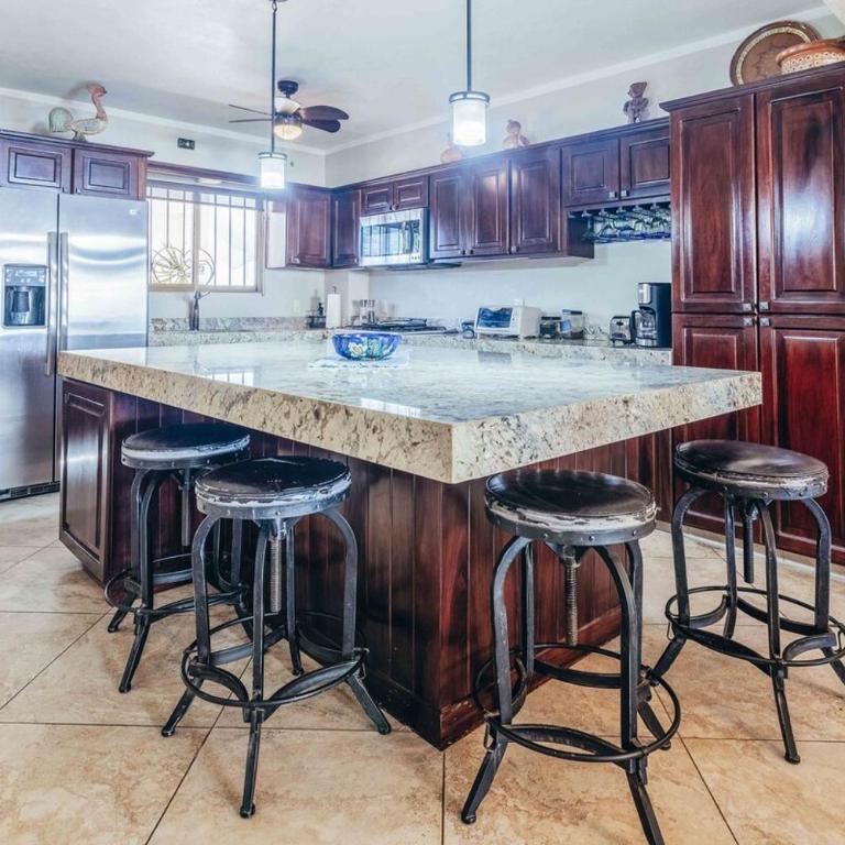 Ocean view 2Br Condo-Balcony-Beach-Pool - 805 - Casa - 40