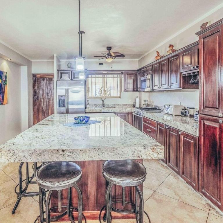 Ocean view 2Br Condo-Balcony-Beach-Pool - 805 - Casa - 60