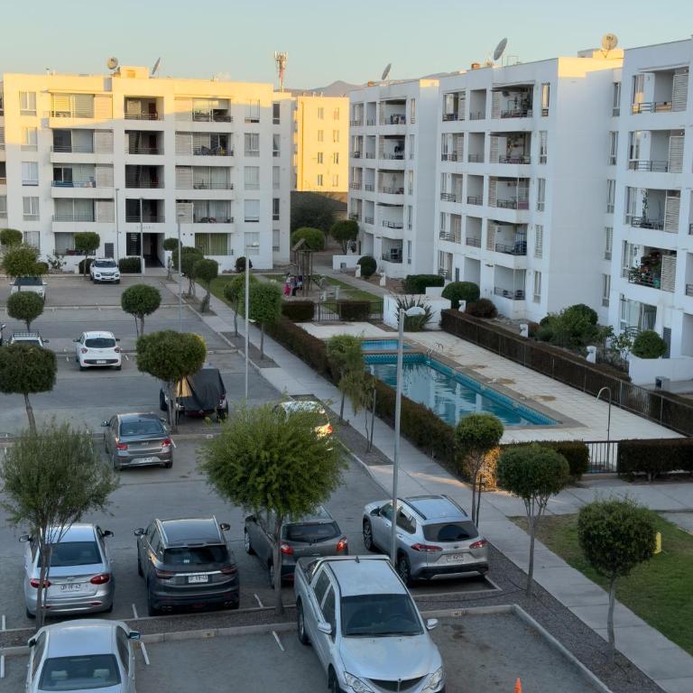 Cómodo cerca del aeropuerto, a minutos del centro y la playa - Two-Bedroom Apartment - 9