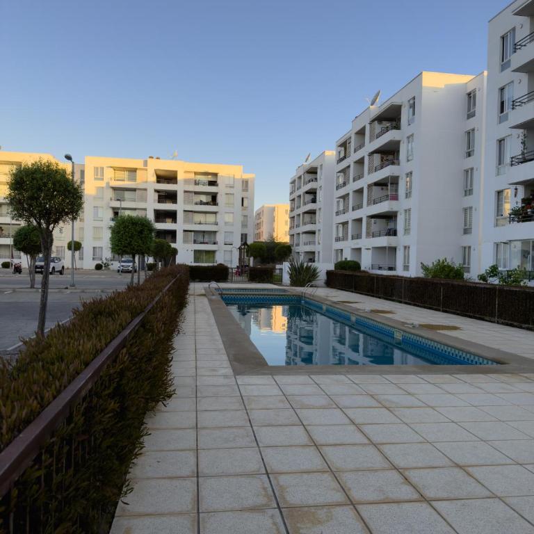 Cómodo cerca del aeropuerto, a minutos del centro y la playa - Two-Bedroom Apartment - 10