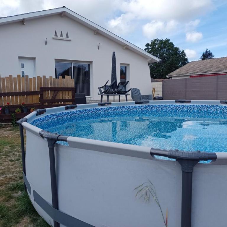 Charmante maison avec piscine entre lac et plage - Casa Vacanze con 3 Camere da Letto - 2