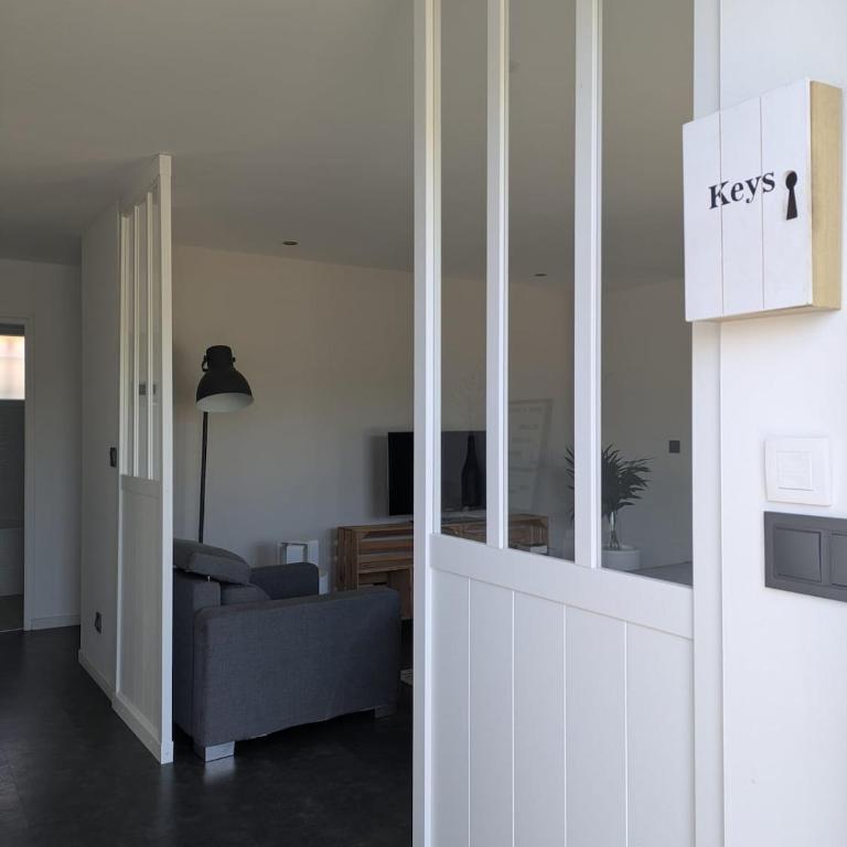 Charmante maison avec piscine entre lac et plage - Casa Vacanze con 3 Camere da Letto - 10