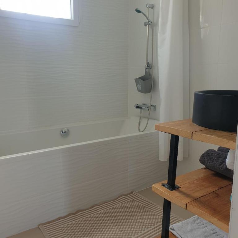 Charmante maison avec piscine entre lac et plage - Casa Vacanze con 3 Camere da Letto - 13
