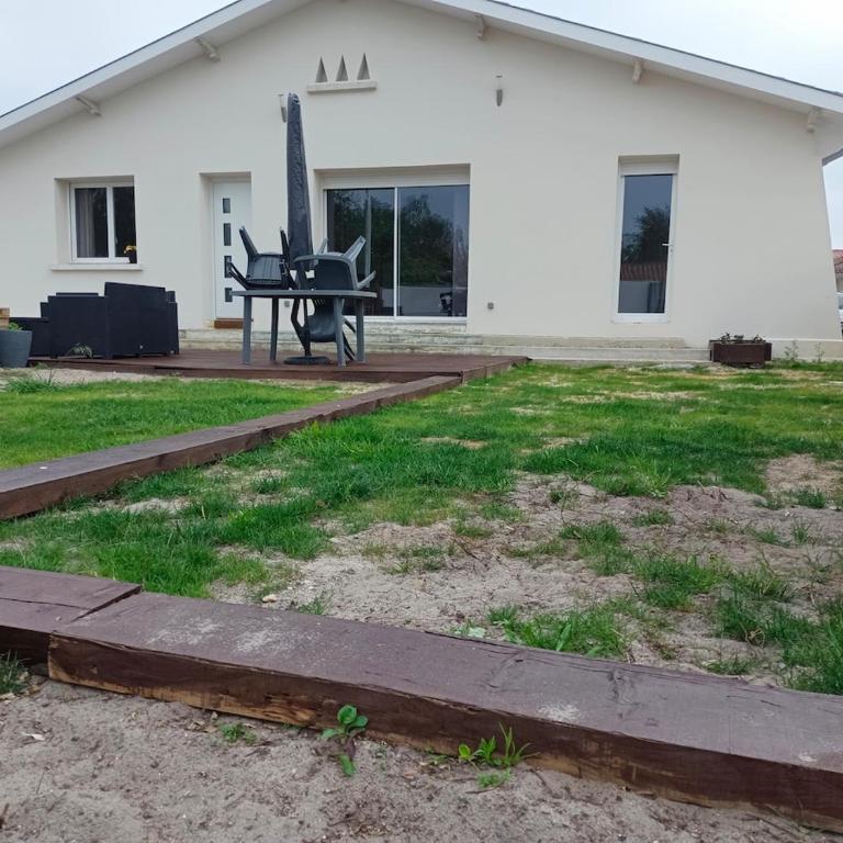Charmante maison avec piscine entre lac et plage - Casa Vacanze con 3 Camere da Letto - 18