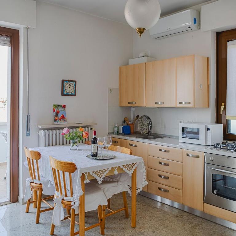 CASA GINEV Room & Apartments - Two-Bedroom Apartment with Terrace - 5