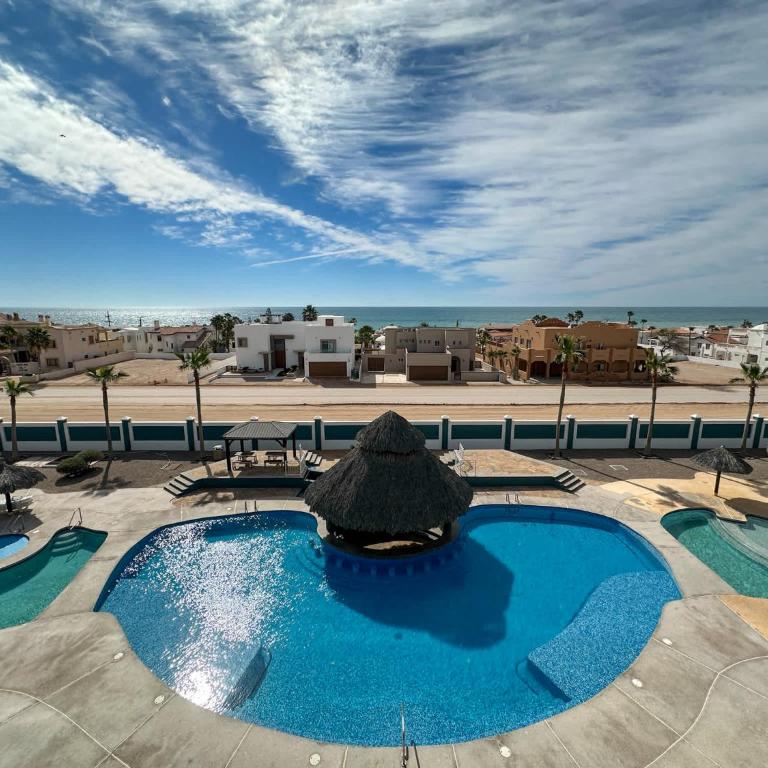 Wake Up Close to the Ocean in this 2BR Condo - Apartamento - 35