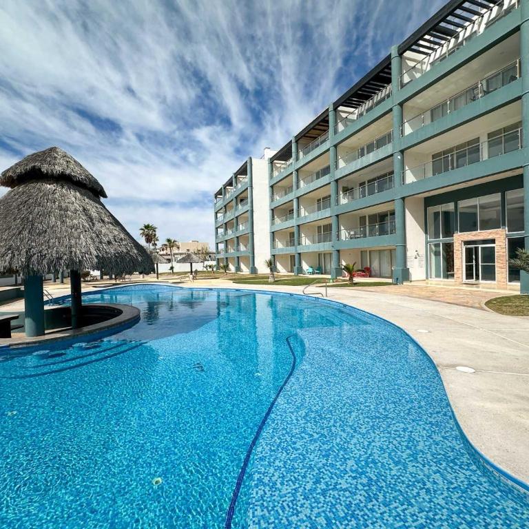 Wake Up Close to the Ocean in this 2BR Condo - Apartamento - 40