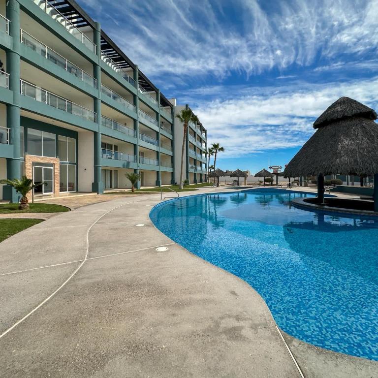 Wake Up Close to the Ocean in this 2BR Condo - Apartamento - 55
