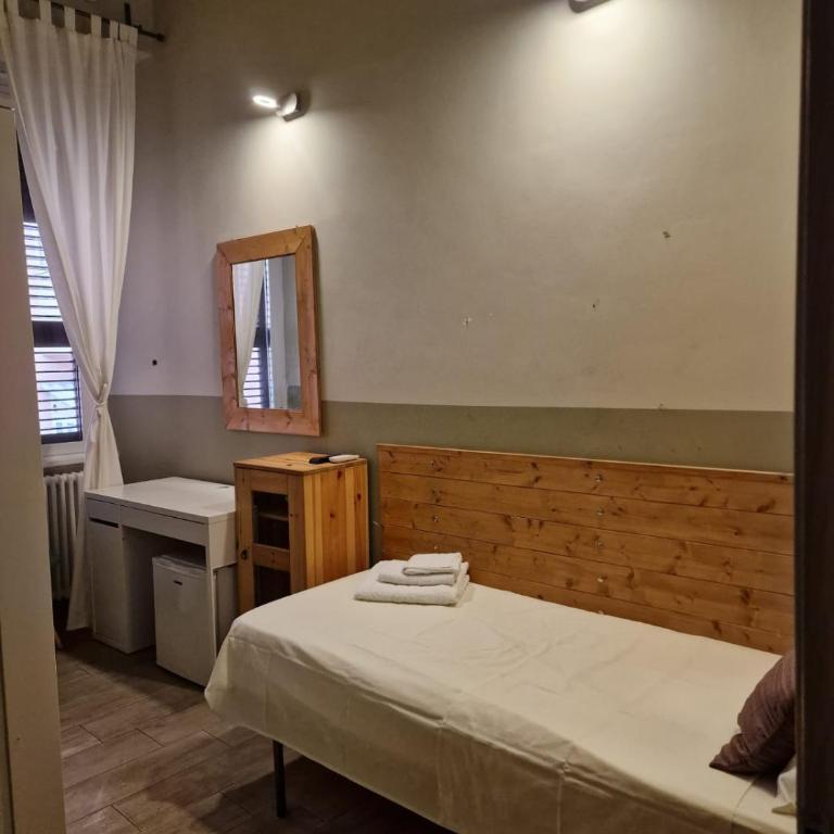 Chez Luna - Single Room with Private Bathroom - 4