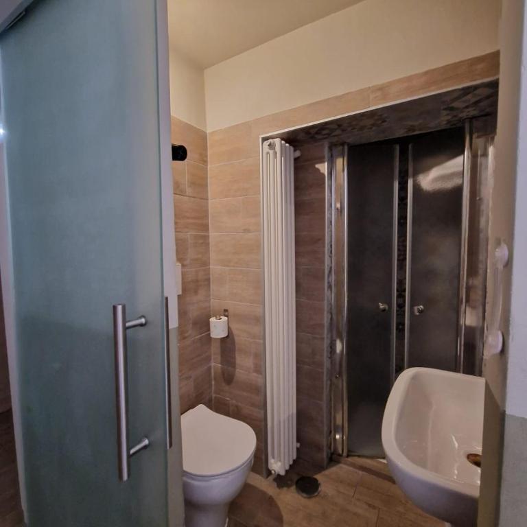 Chez Luna - Single Room with Private Bathroom - 7