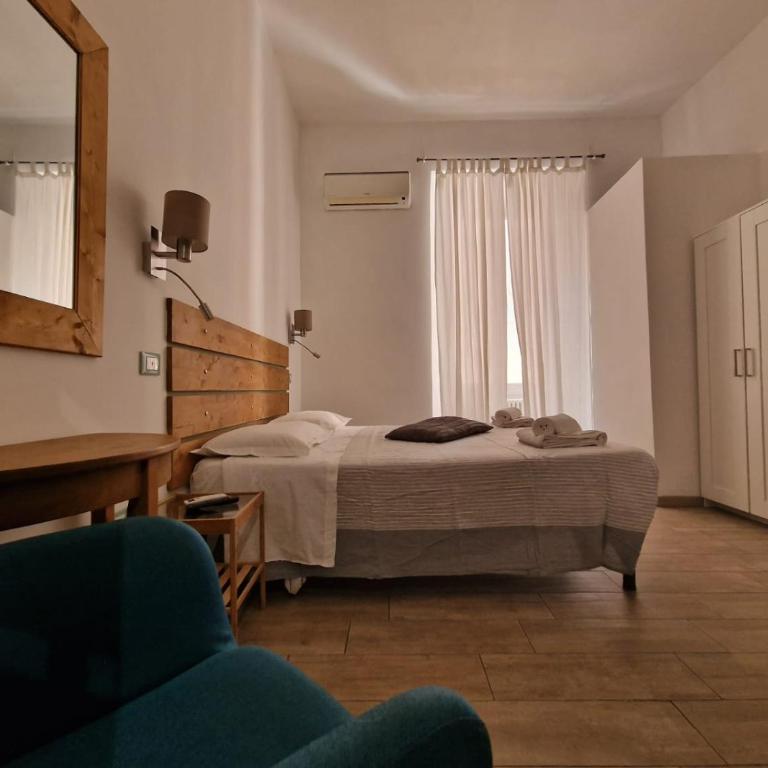 Chez Luna - Double Room with Private Bathroom - 8