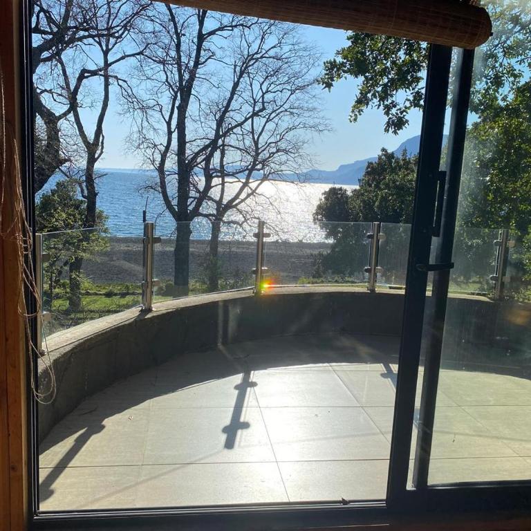 Casa en la Playa Grande Pucon - Four-Bedroom House - 4