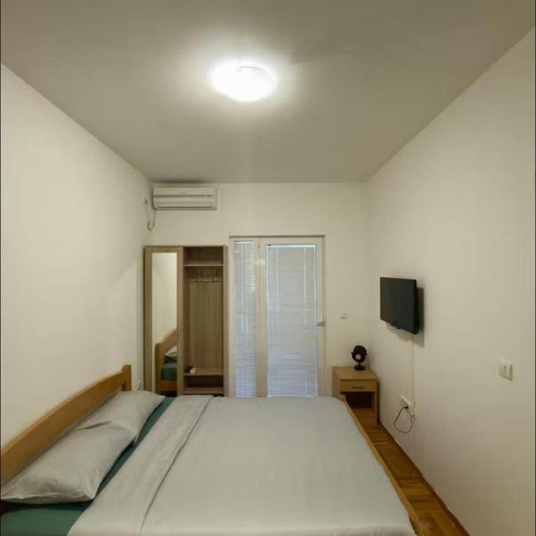 ADAIST Apartments Budva Free Parking & Balcony - Dvokrevetna Soba sa Bračnim Krevetom - 6