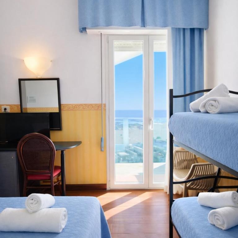 Hotel Regina Fronte Mare - Camera Quadrupla con Vista Mare - 1