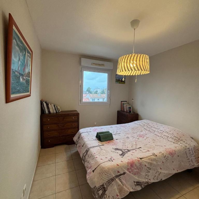 Le Tassigny-Spacious apartment-parking-wifi - Appartement 2 Chambres - 7