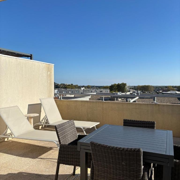Le Tassigny-Spacious apartment-parking-wifi - Appartement 2 Chambres - 12