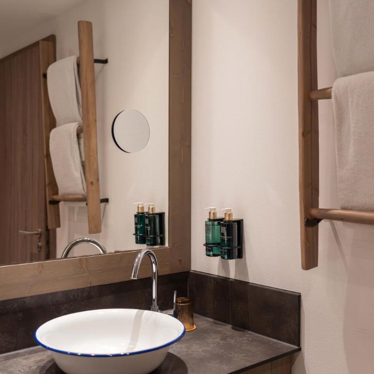 Cocoon München Hauptbahnhof - Deluxe Doppelzimmer (Sky View Alm) - 5