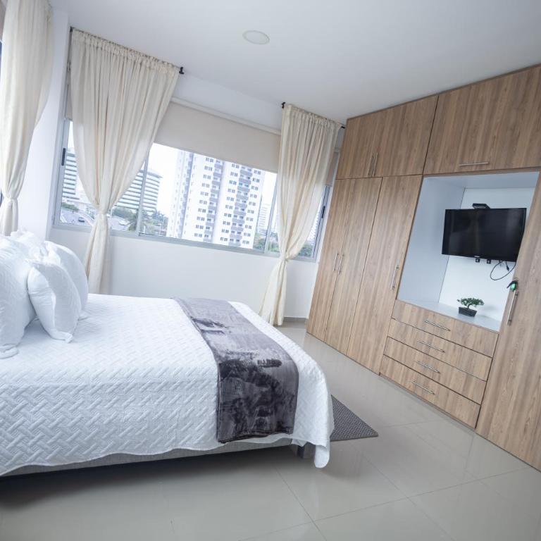Penthouse con balcón y vista al mar cerca del Centro Histórico - Two-Bedroom Apartment with Balcony and Sea View - 49