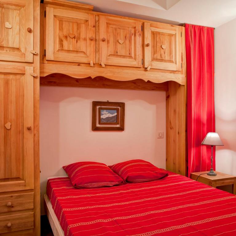 Appartement 4 pièces avec balcon, internet, parking au centre de Brides-les-Bains - Appartement 3 Chambres - 6