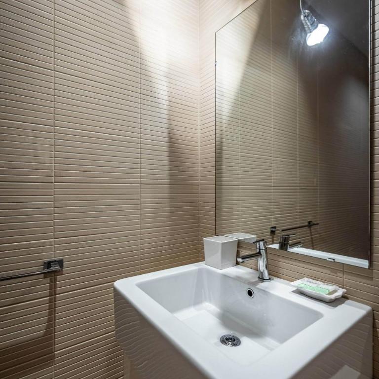 YD Servi suite apt - One-Bedroom Apartment - 20
