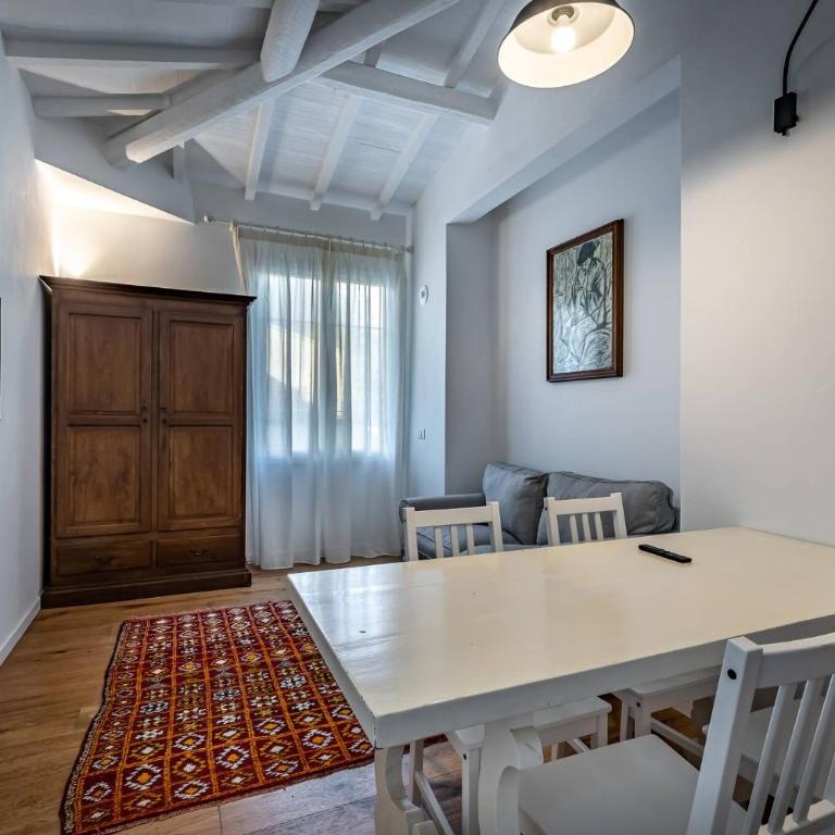 JCL first apt in the hearth of Florence - Appartamento con 3 Camere da Letto - 20