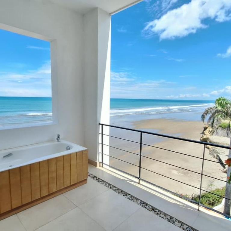 Jama Campay - King Room with Sea View - 3