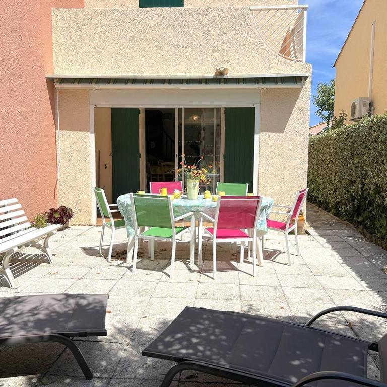 Maison en Duplex au Lavandou avec Piscine, Terrasse et Parking Privé - 3 Pièces, 6 Couchages - FR-1-251-20 - Maison de Vacances - 18