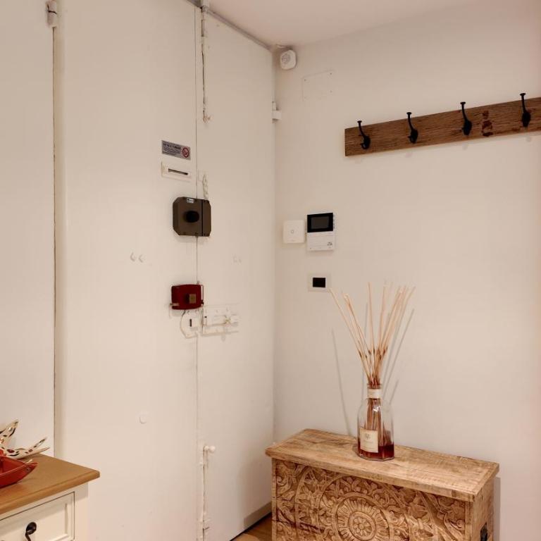 Pellicceria Charm Apartment - Appartamento con 2 Camere da Letto - 2