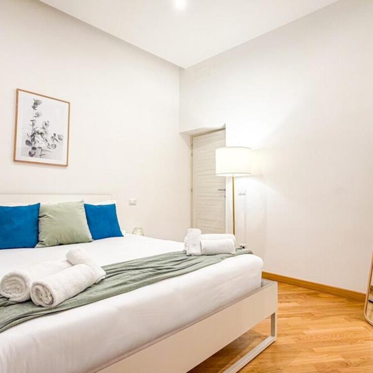 Cozy 2BR for 6 Guests Near Metro, Piazza Vittorio - Appartamento con 2 Camere da Letto - 11