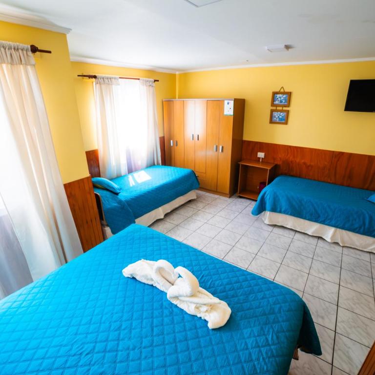 Hotel Montecarlo - Quadruple Room with Private Bathroom - 1