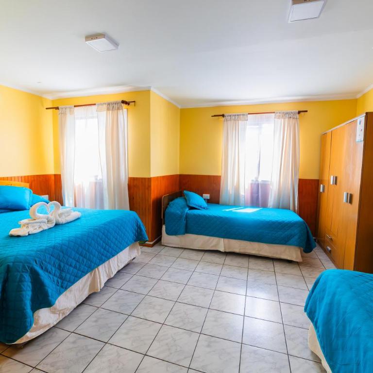 Hotel Montecarlo - Quadruple Room with Private Bathroom - 2
