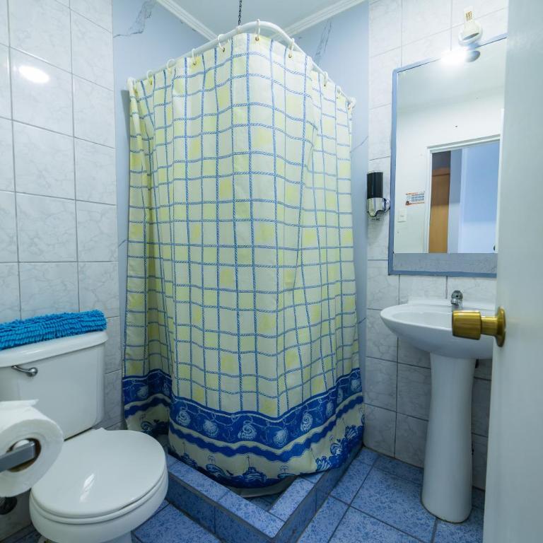 Hotel Montecarlo - Triple Room with Private Bathroom - 3